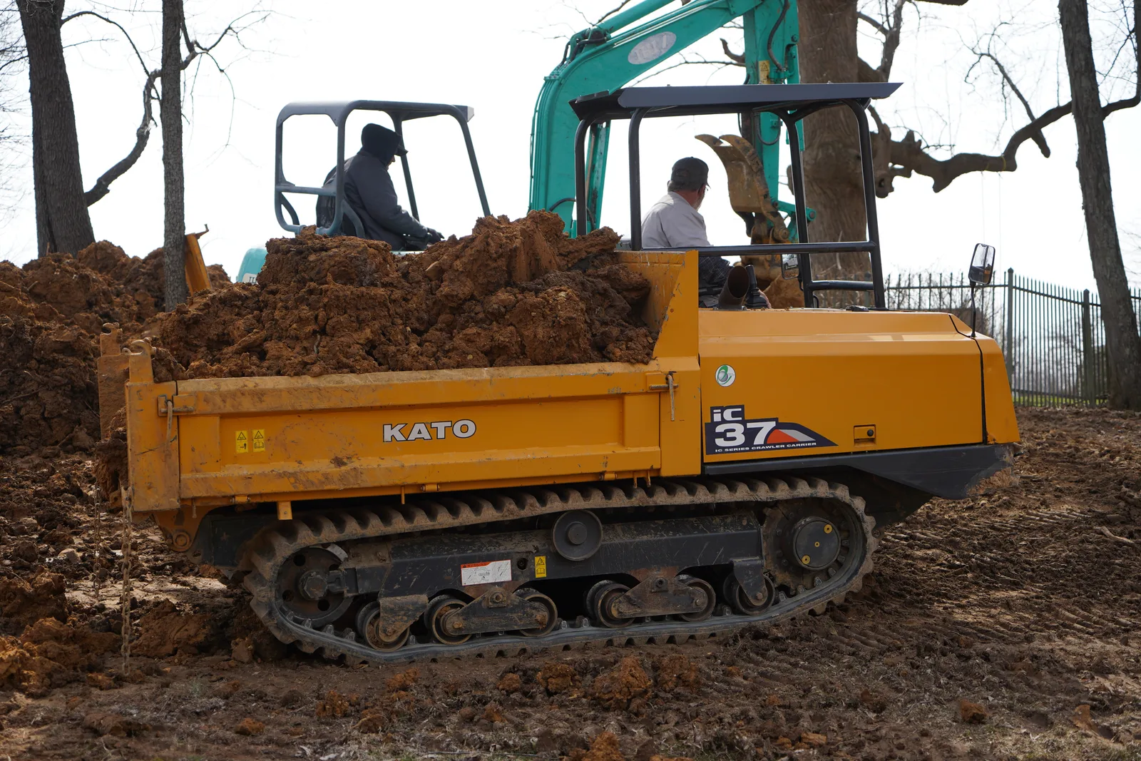 Kato IC37 crawler carrier
